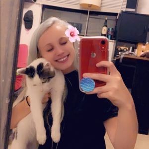 Meet your Posher, Ashley